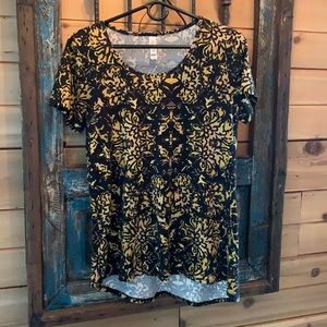 Lularoe Classic tee